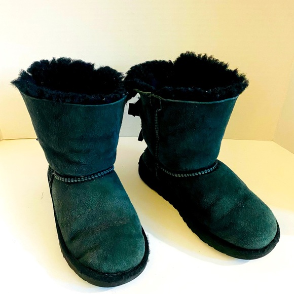 UGG Bailey Bow Black Sheepskin Shearling Lined short Boots - Picture 1 of 6
